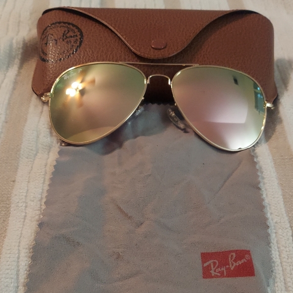 Ray-Ban Gold Aviators with Pink Lenses